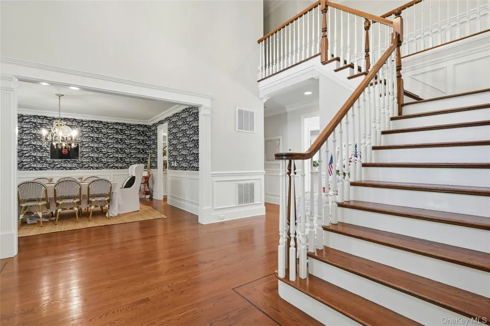 1330 Ridge Road Laurel Hollow, NY 11791