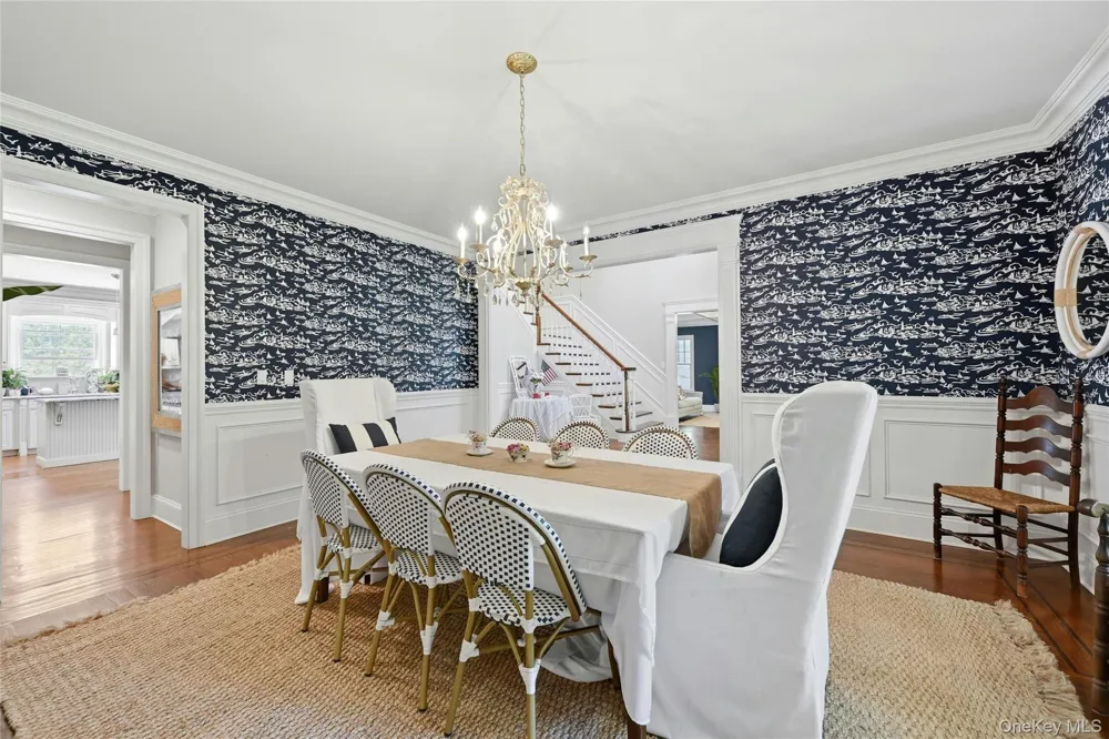 1330 Ridge Road Laurel Hollow, NY 11791