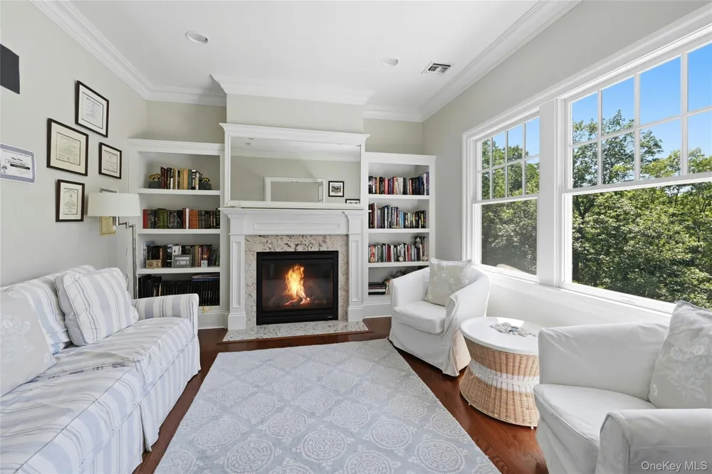 1330 Ridge Road Laurel Hollow, NY 11791