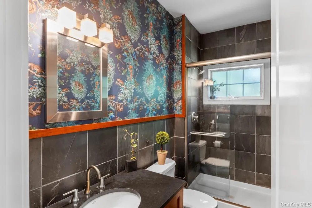 9 Ronwood Road Chestnut Ridge, NY 10977
