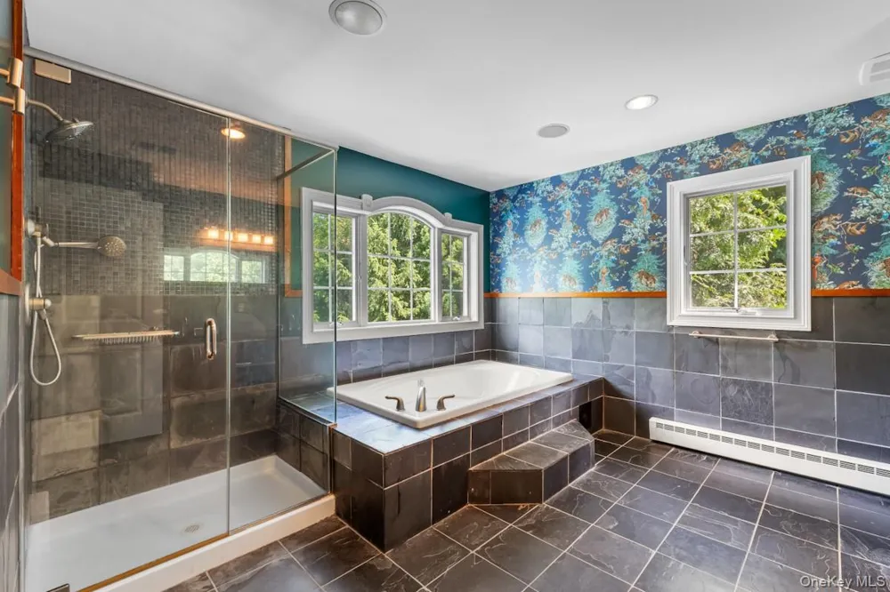 9 Ronwood Road Chestnut Ridge, NY 10977