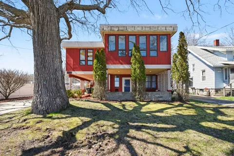 3135 Lakeshore Drive