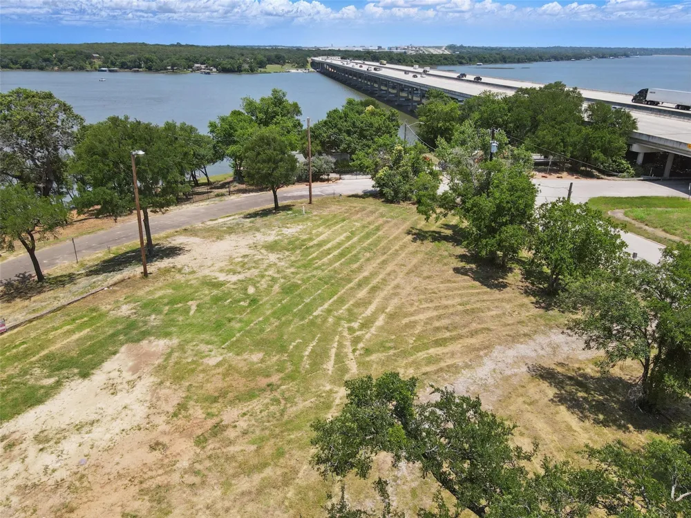8501 Heron Drive Fort Worth, TX 76108