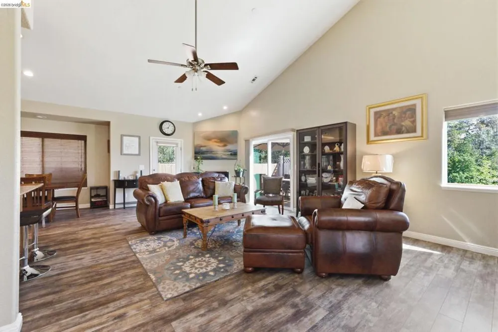 18272 Cara Lane Jamestown, CA 95327