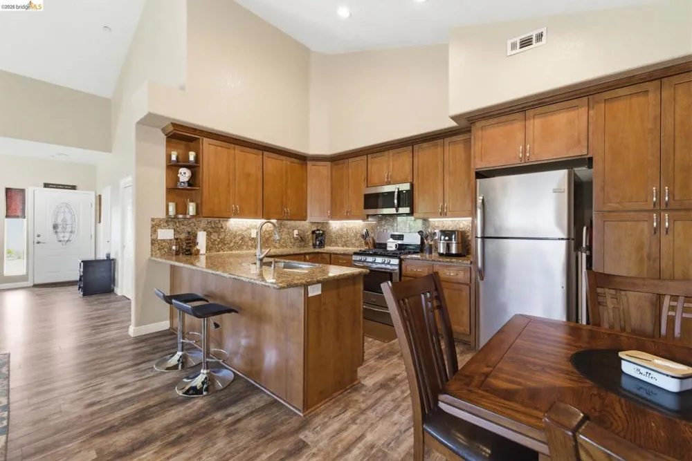 18272 Cara Lane Jamestown, CA 95327
