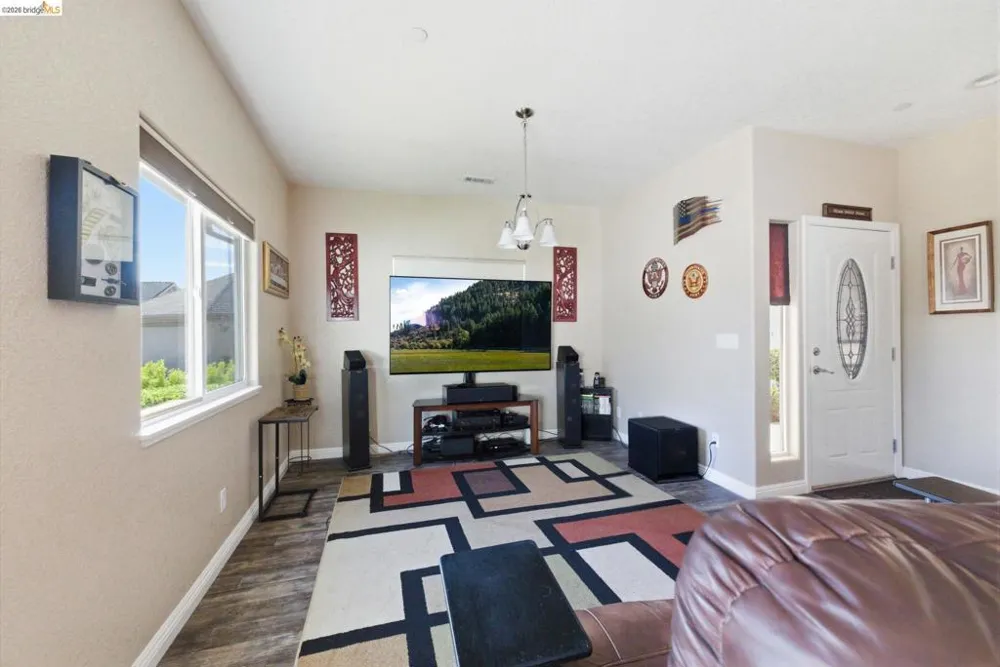 18272 Cara Lane Jamestown, CA 95327