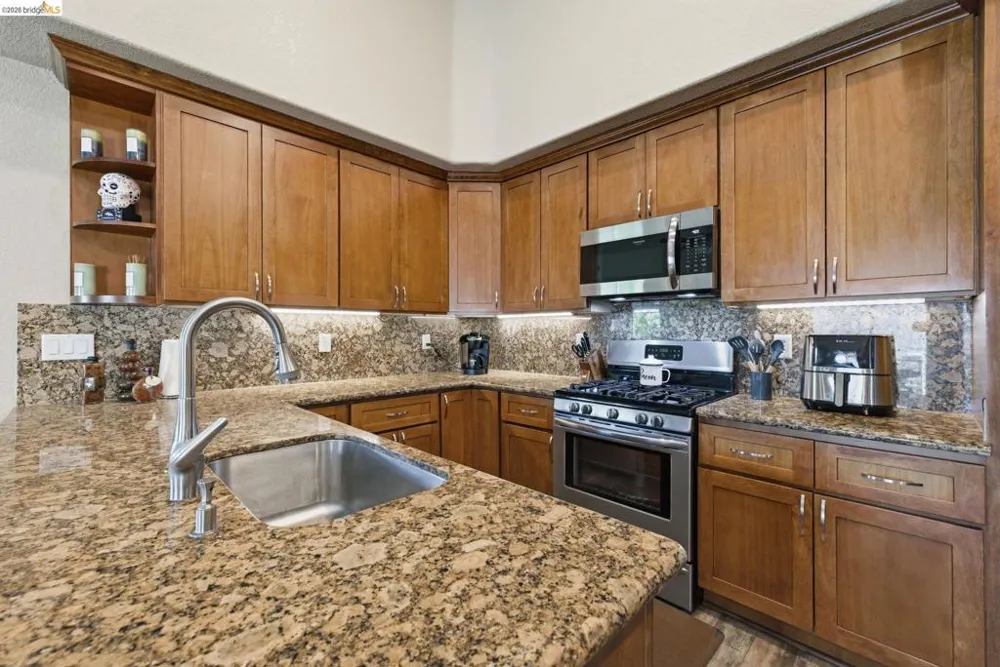 18272 Cara Lane Jamestown, CA 95327
