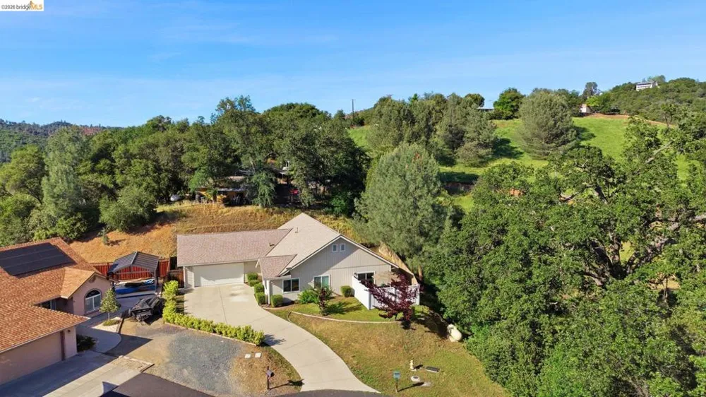 18272 Cara Lane Jamestown, CA 95327