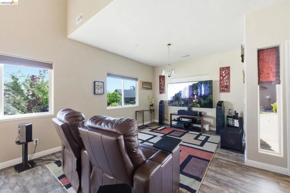18272 Cara Lane Jamestown, CA 95327