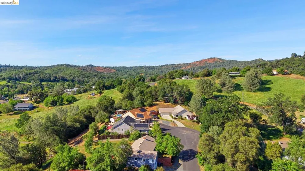 18272 Cara Lane Jamestown, CA 95327