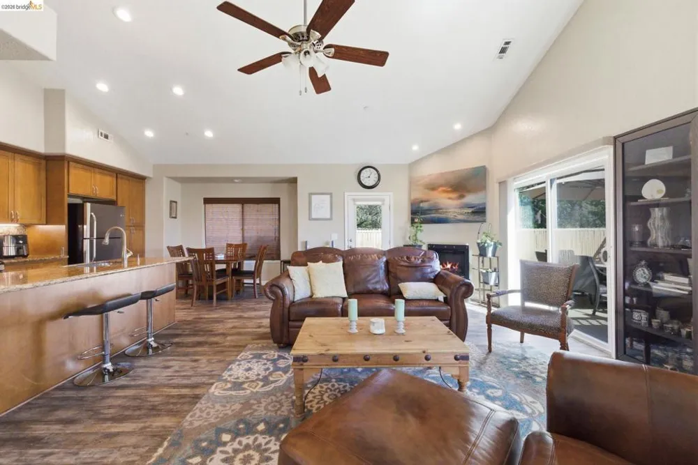 18272 Cara Lane Jamestown, CA 95327