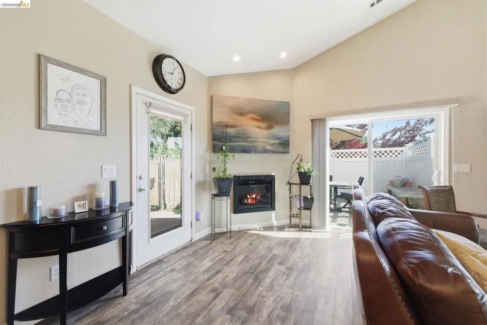 18272 Cara Lane Jamestown, CA 95327