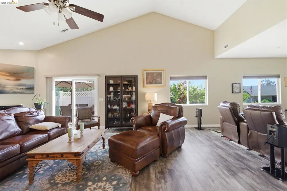 18272 Cara Lane Jamestown, CA 95327