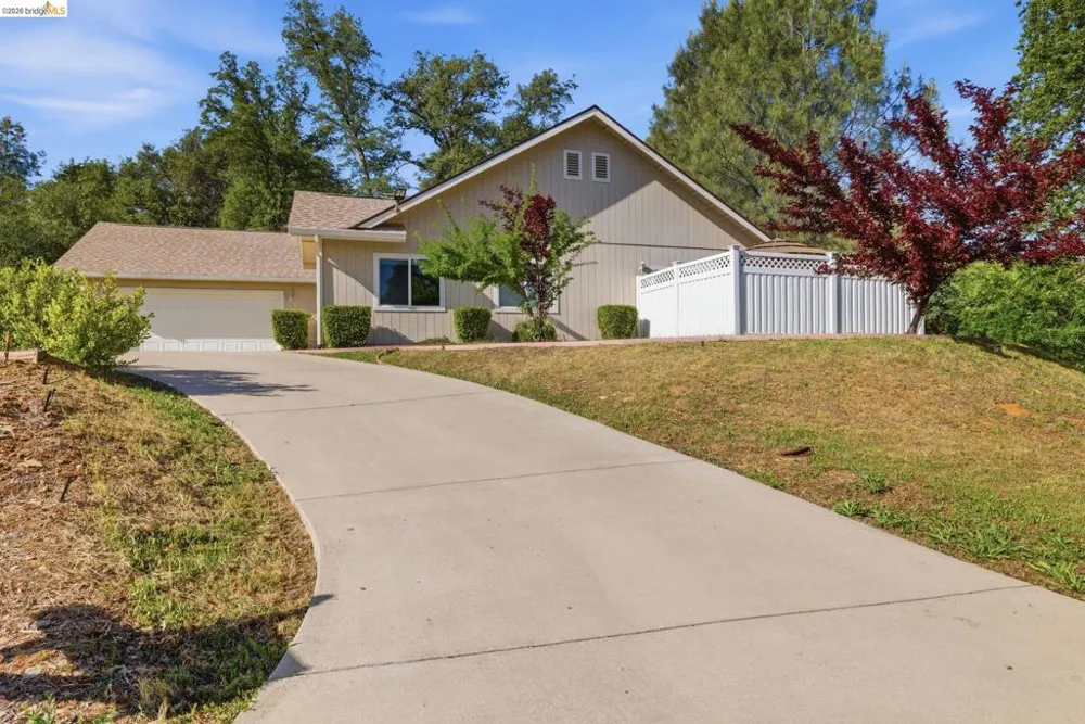 18272 Cara Lane Jamestown, CA 95327