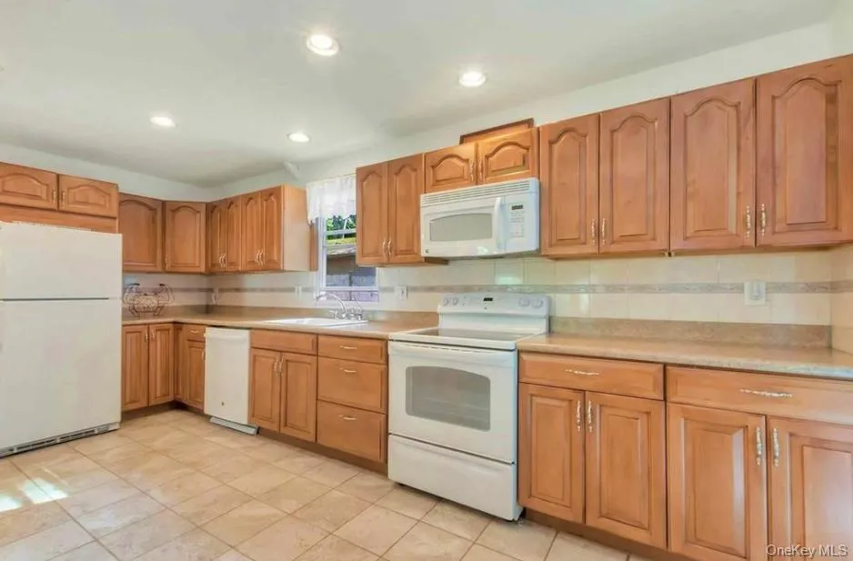 430 Grove Road Southold, NY 11971