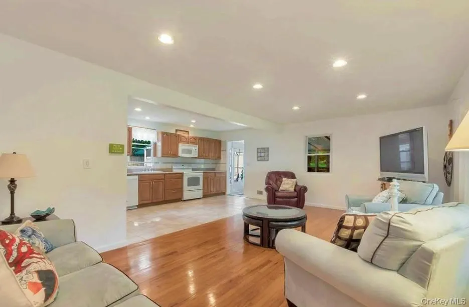 430 Grove Road Southold, NY 11971