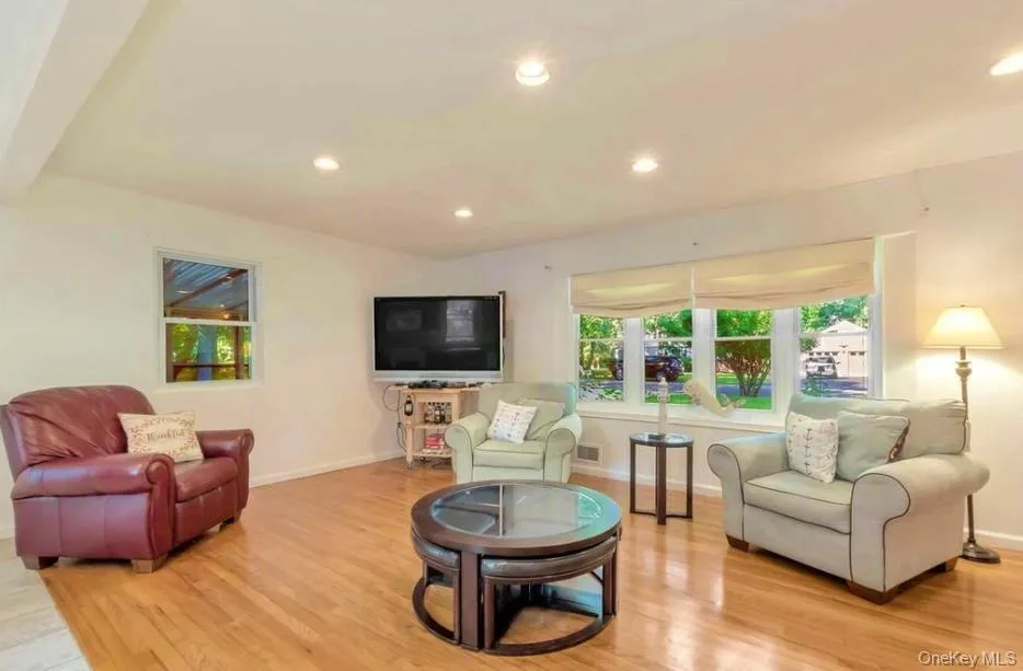 430 Grove Road Southold, NY 11971