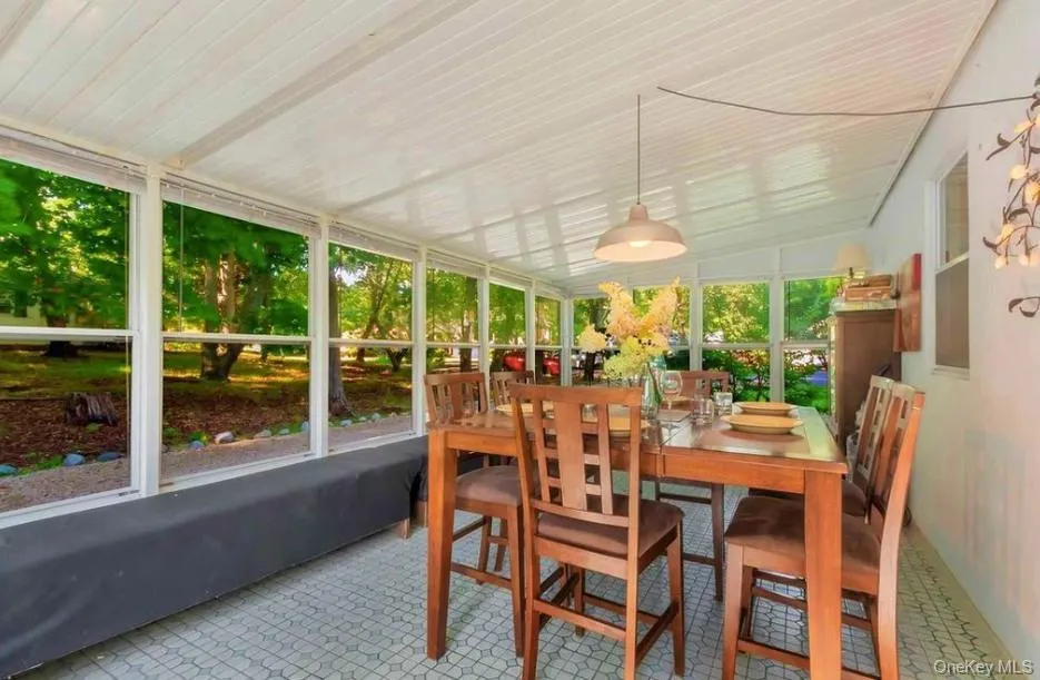 430 Grove Road Southold, NY 11971