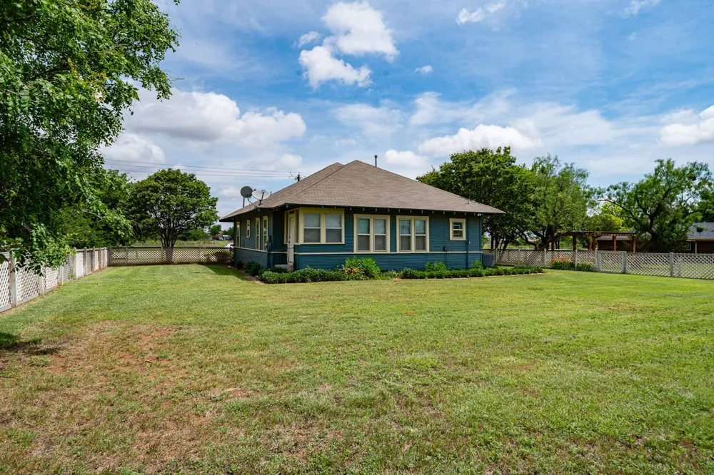 911 23rd Street Anson, TX 79501