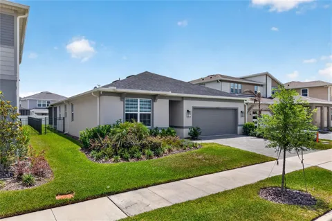 7239 IVY TENDRIL AVENUE