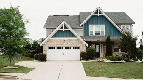 4924 Creekside Lane
