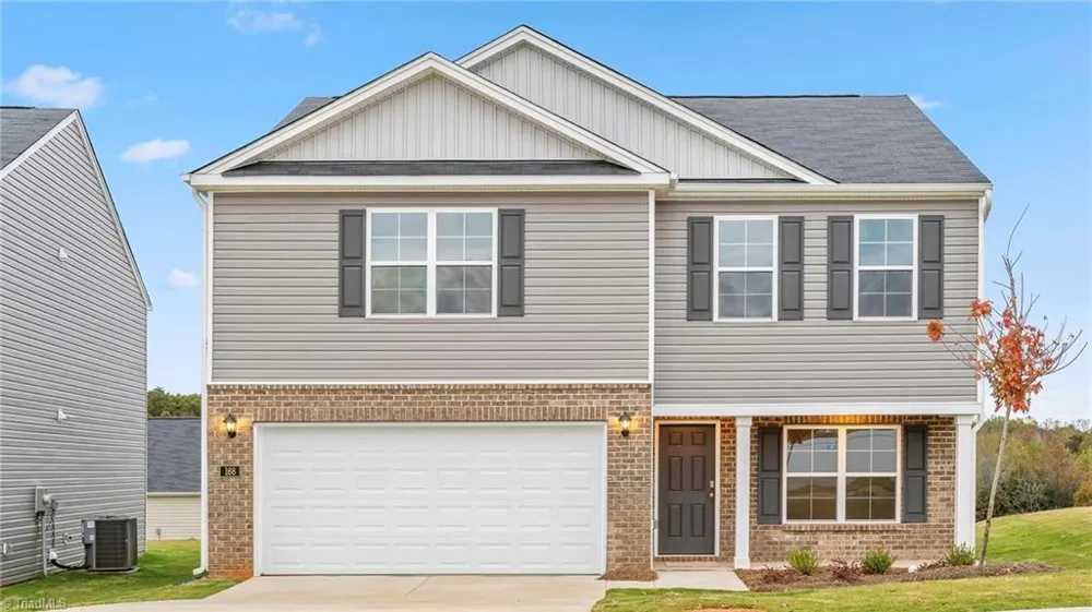 2447 Foxtail Lane Yadkinville, NC 27055