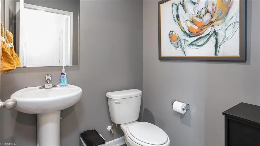 2447 Foxtail Lane Yadkinville, NC 27055