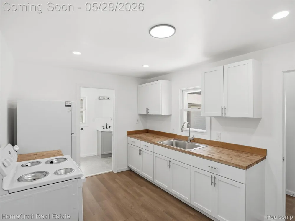 31245 BEVERLY ROAD Romulus City, MI 48174