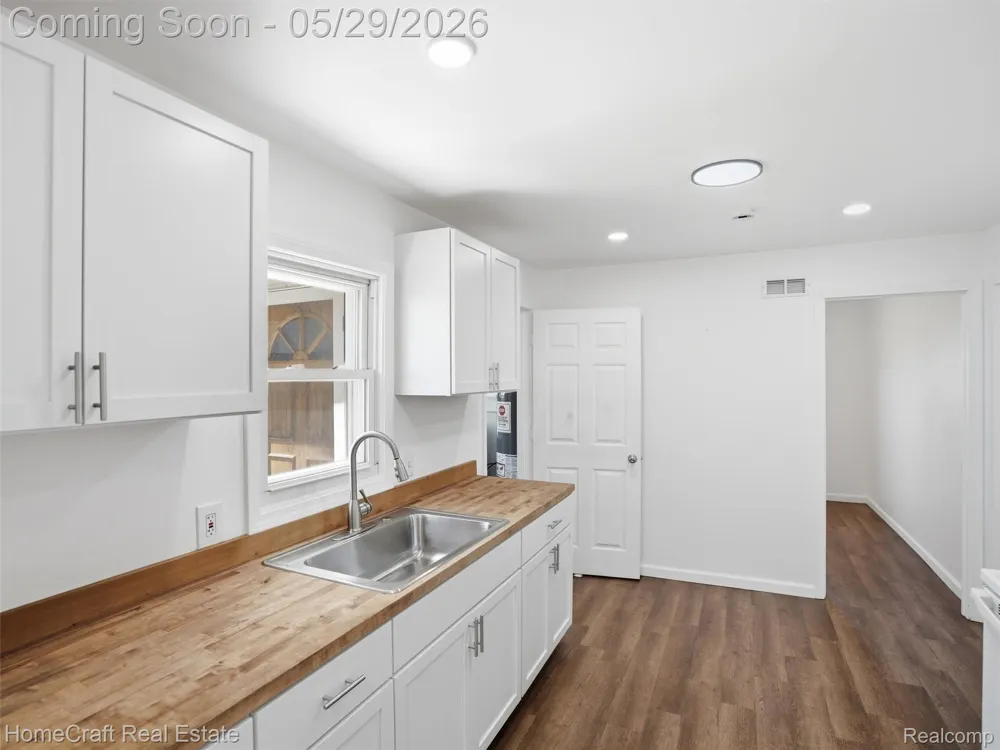 31245 BEVERLY ROAD Romulus City, MI 48174