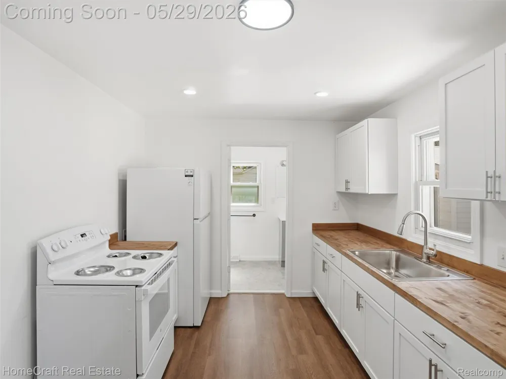 31245 BEVERLY ROAD Romulus City, MI 48174