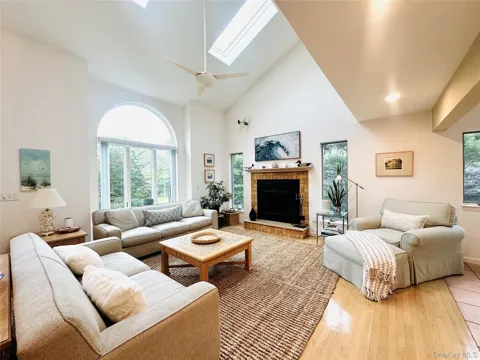 40 Hilltop Road