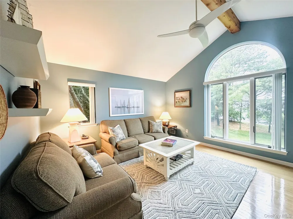 40 Hilltop Road Southampton, NY 11968