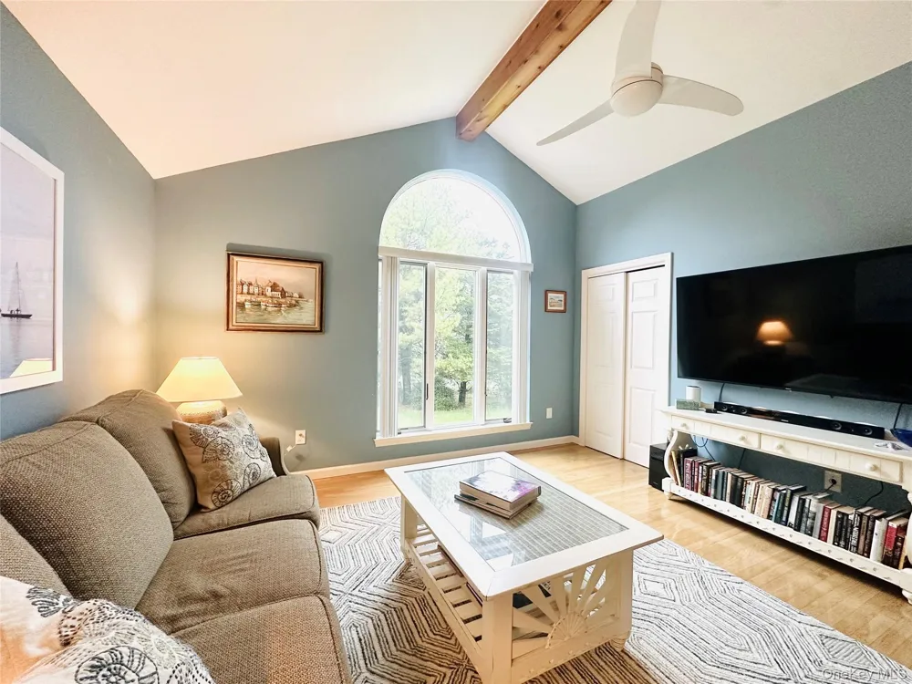 40 Hilltop Road Southampton, NY 11968