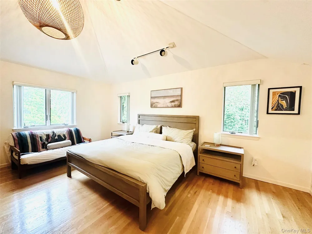 40 Hilltop Road Southampton, NY 11968