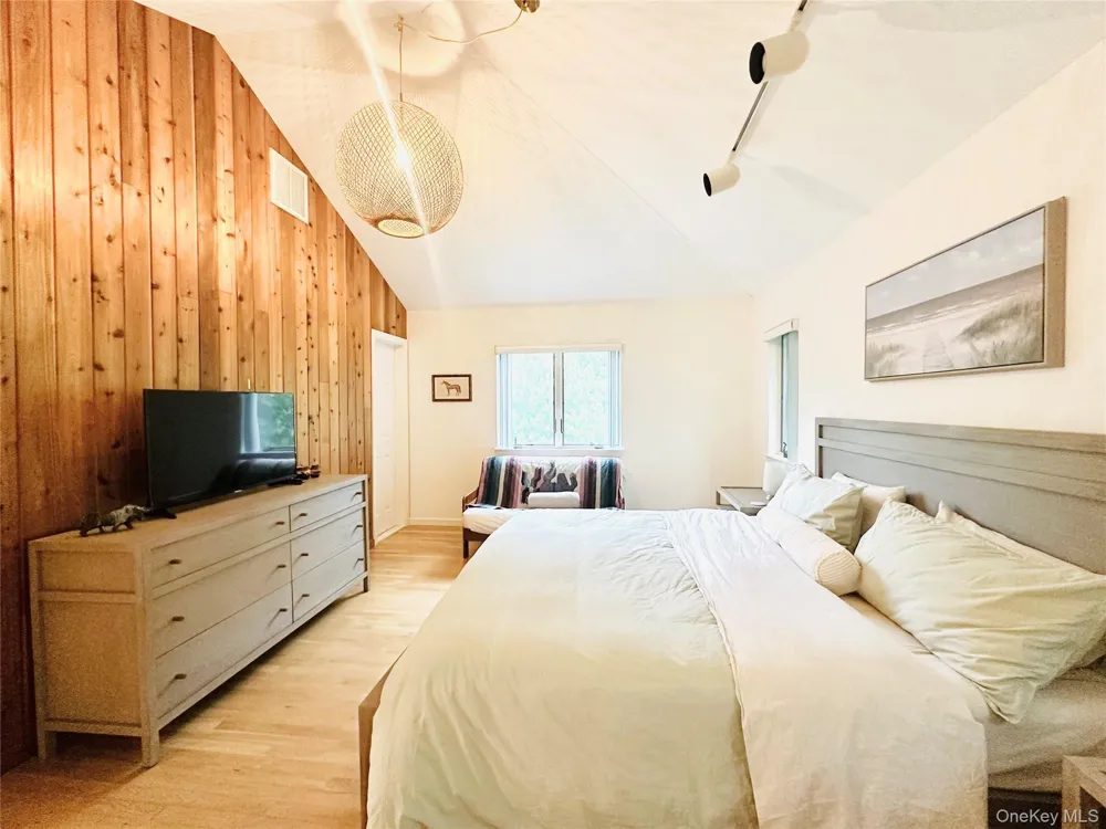 40 Hilltop Road Southampton, NY 11968