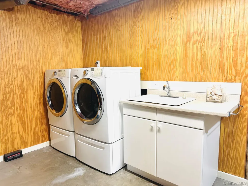 40 Hilltop Road Southampton, NY 11968