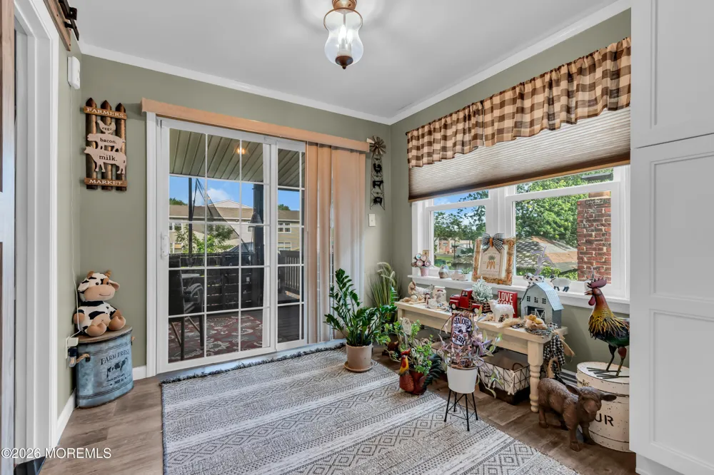 8 Lincoln Court Keansburg, NJ 07734