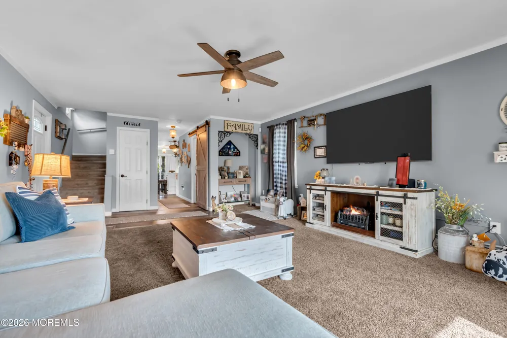 8 Lincoln Court Keansburg, NJ 07734