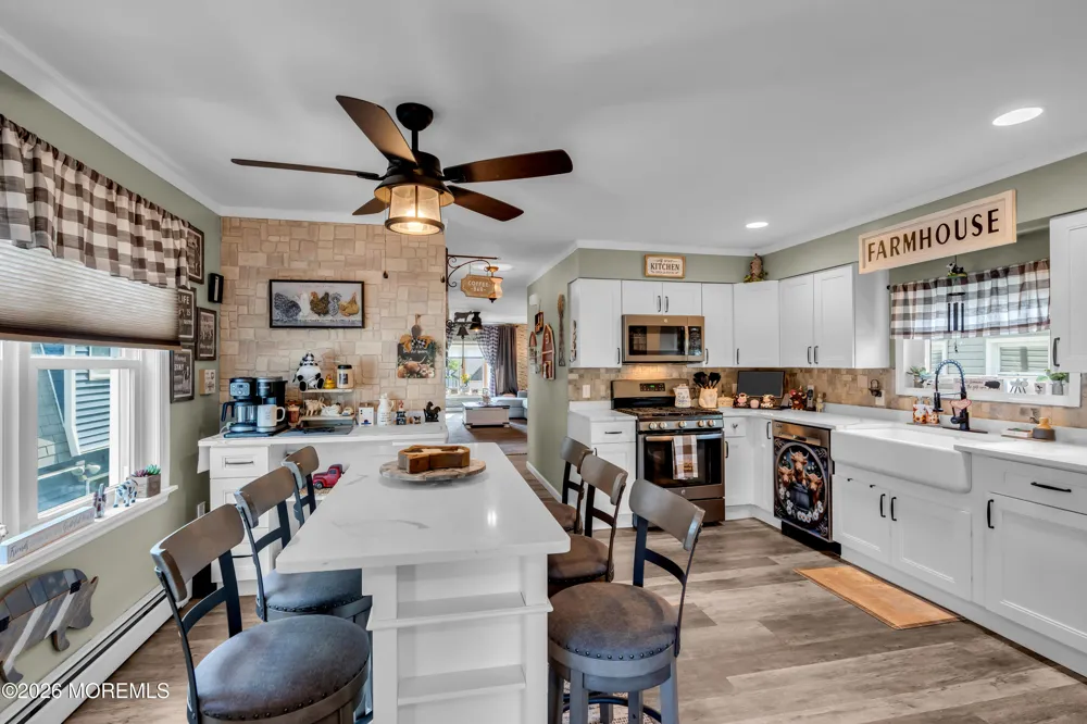8 Lincoln Court Keansburg, NJ 07734