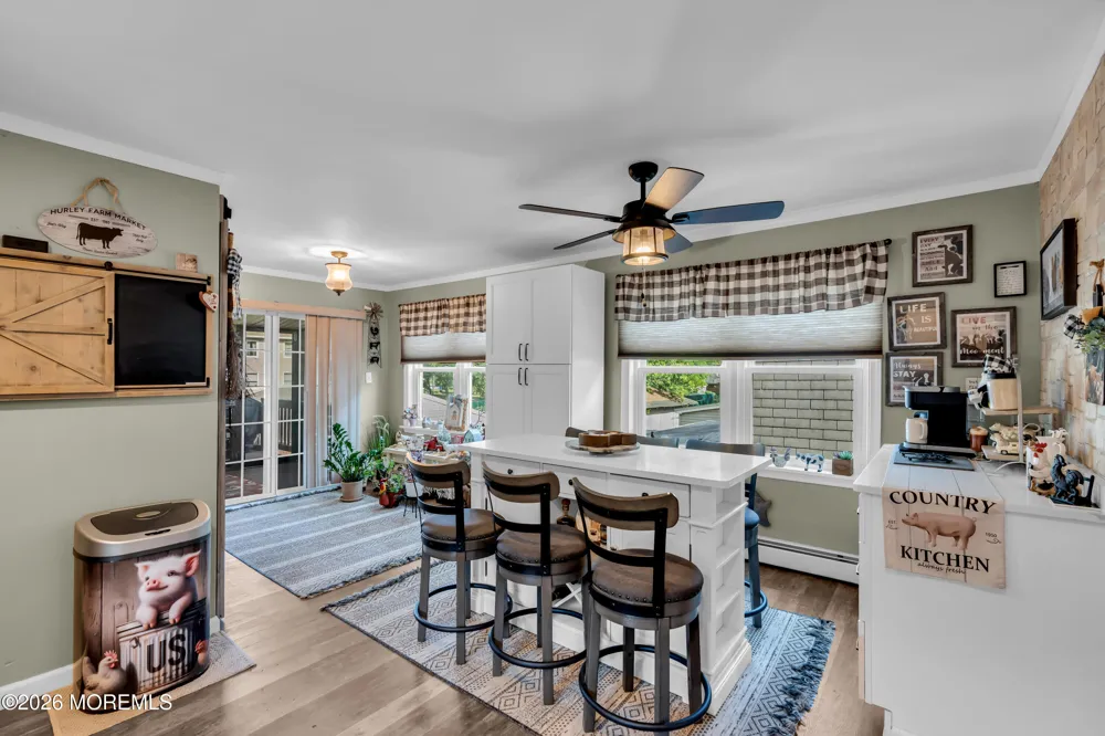 8 Lincoln Court Keansburg, NJ 07734