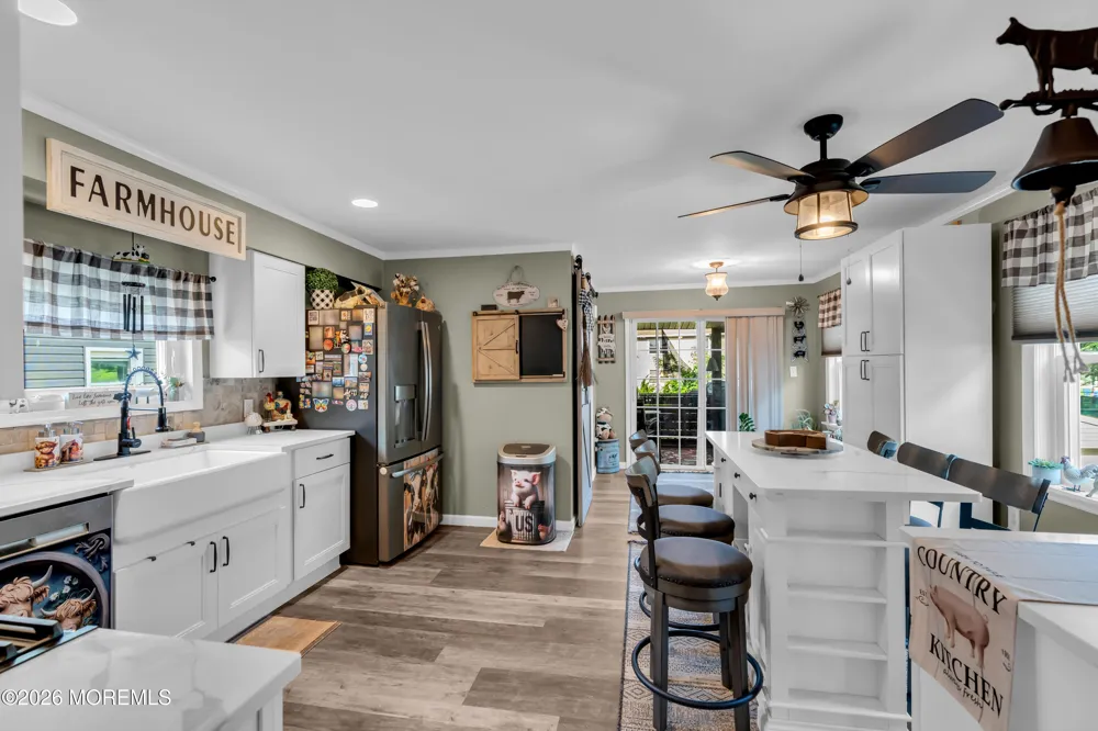 8 Lincoln Court Keansburg, NJ 07734