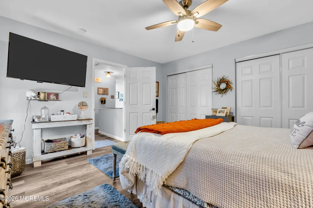 8 Lincoln Court Keansburg, NJ 07734