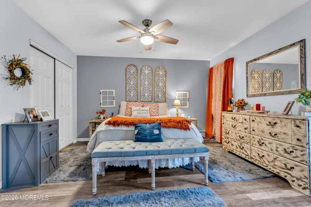8 Lincoln Court Keansburg, NJ 07734