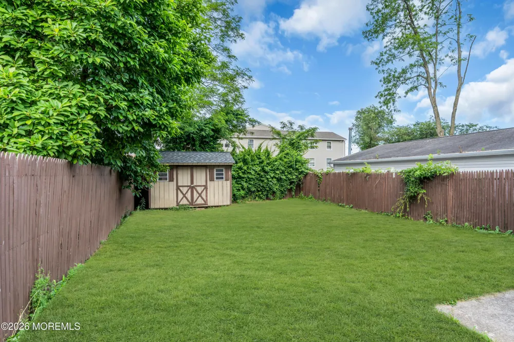 8 Lincoln Court Keansburg, NJ 07734