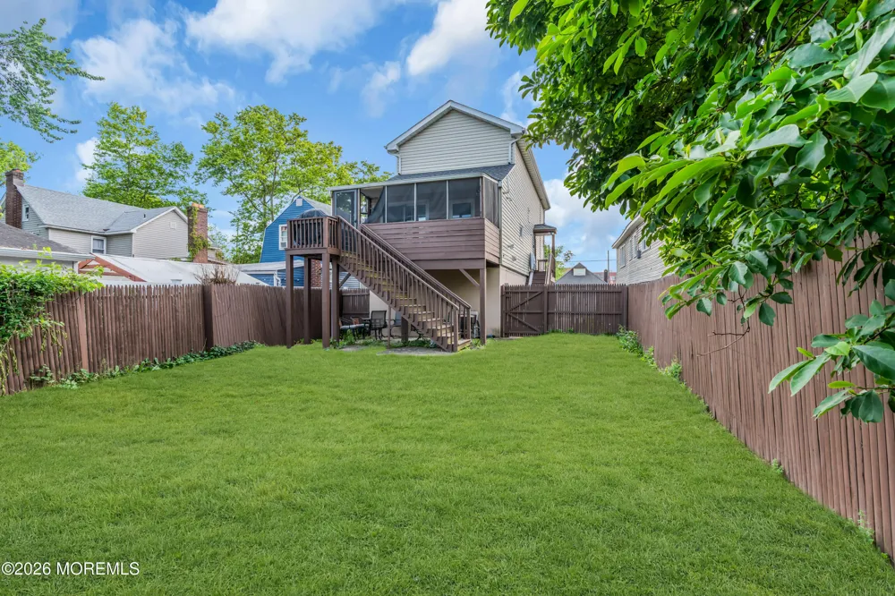 8 Lincoln Court Keansburg, NJ 07734