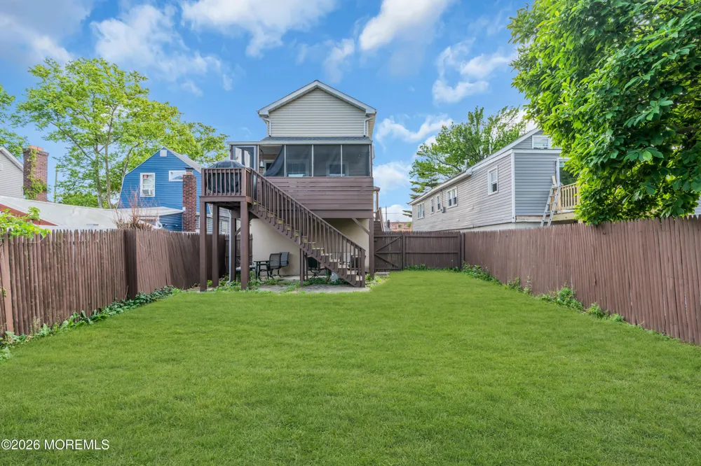8 Lincoln Court Keansburg, NJ 07734
