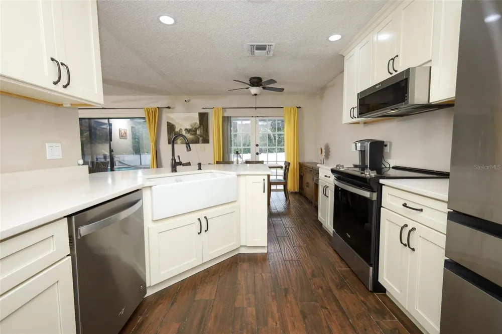 1152 TWIN RIVERS BOULEVARD Oviedo, FL 32766