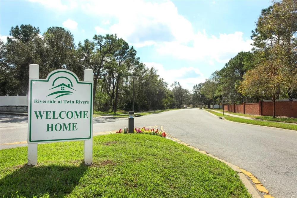 1152 TWIN RIVERS BOULEVARD Oviedo, FL 32766