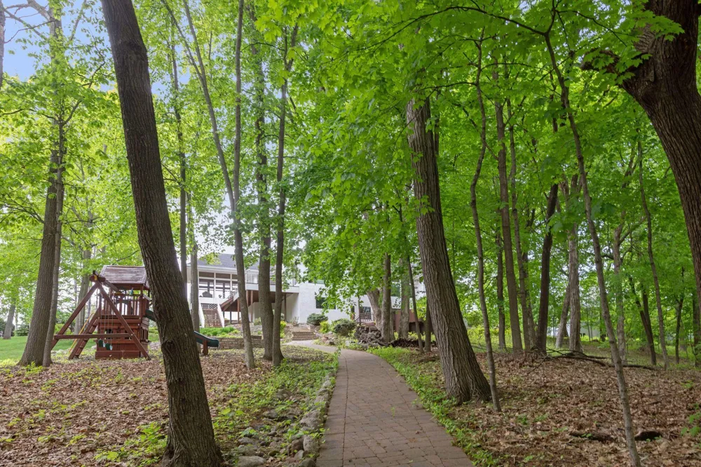 4355 Trillium Lane W Minnetrista, MN 55364