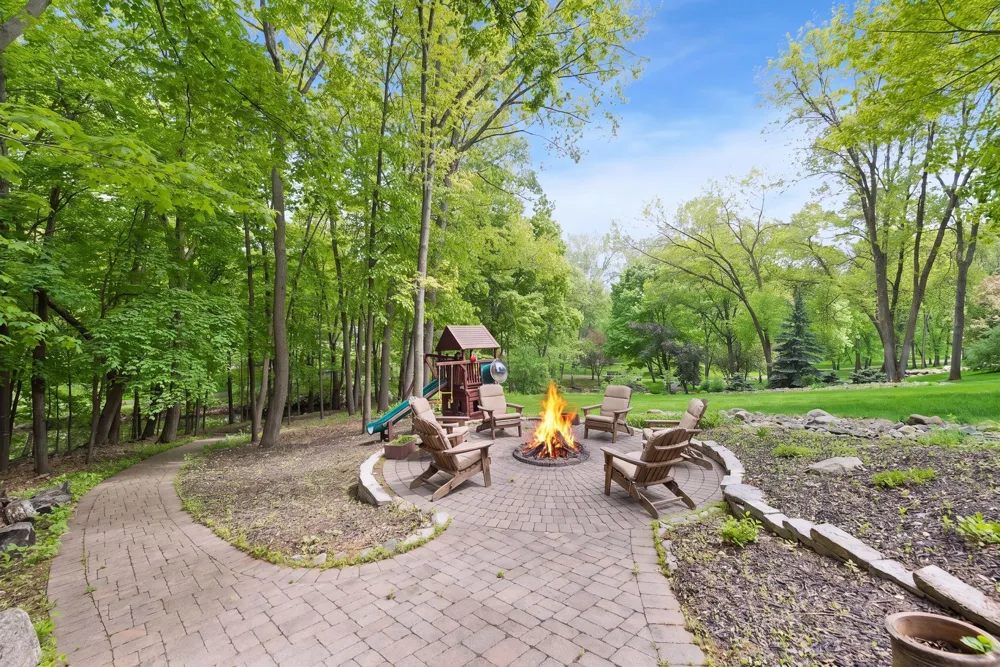 4355 Trillium Lane W Minnetrista, MN 55364
